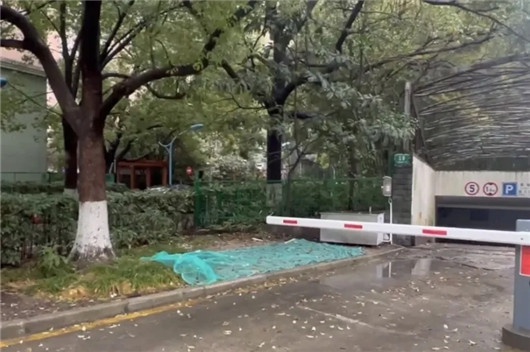 小区违建岗亭变钉子户？居民投诉终被拆除  第2张