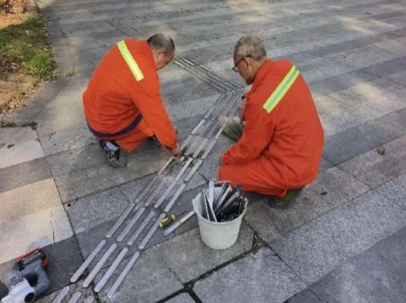 金星中路盲道新工艺，竟让盲道更安全？  第2张