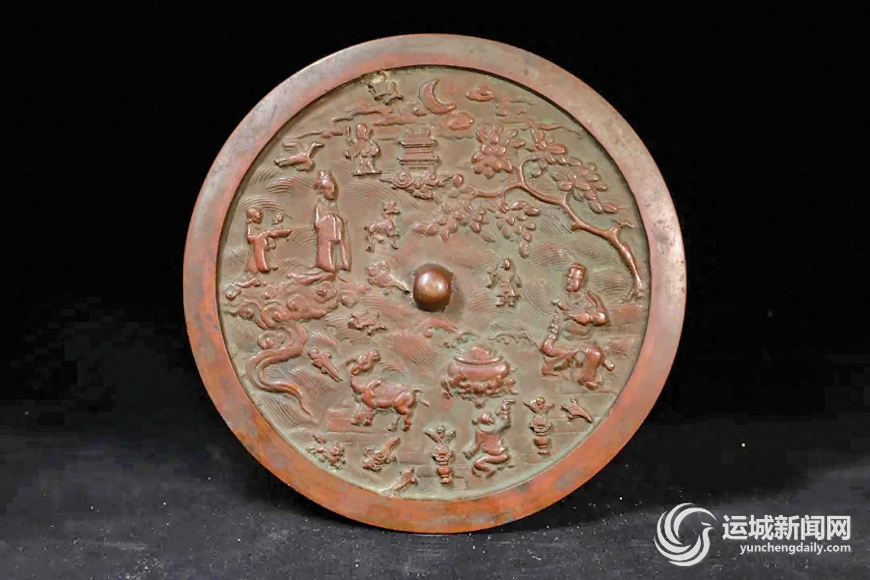 镜子起源大揭秘！你知道最早的镜子啥样？何时出现的？