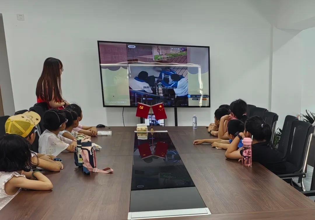 青岛的鸽子树公益！她如何把爱种进孩子心里，撑起安全天空？  第6张