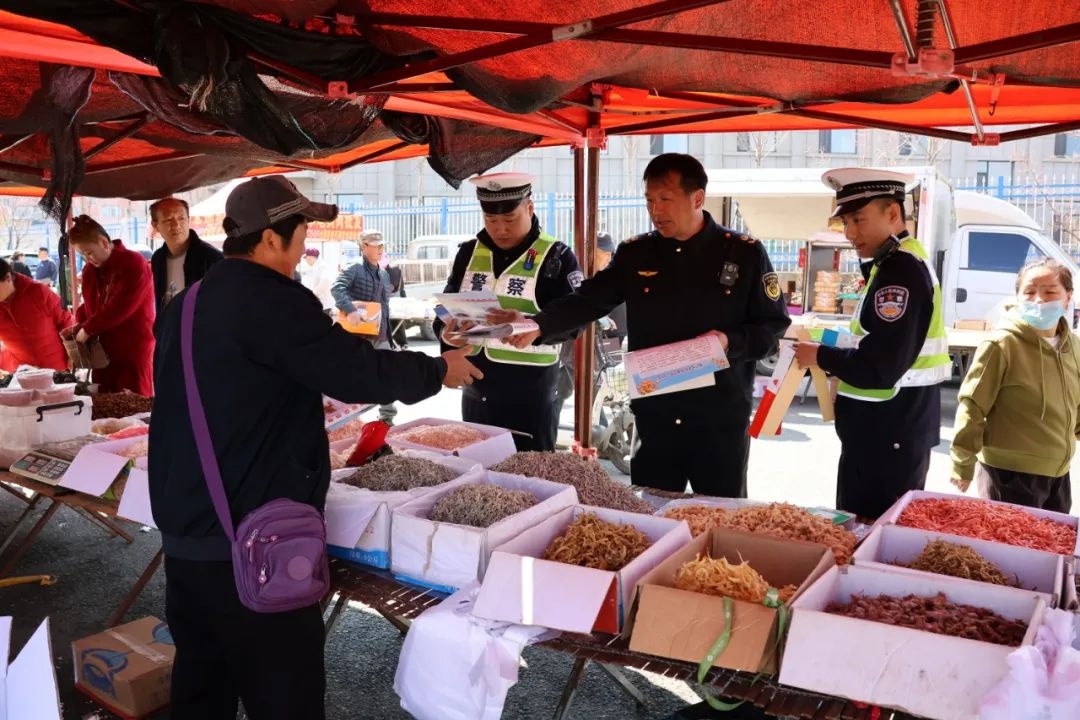 春耕备耕农忙时，珲春交巡警如何护航农村道路交通安全？  第2张