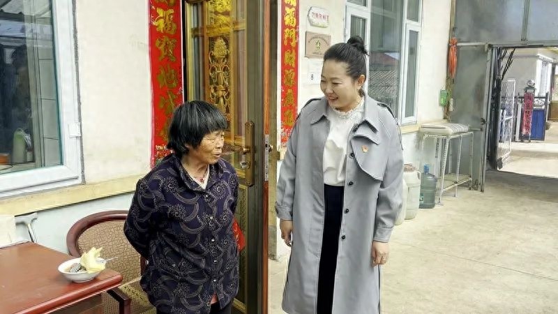 万宝镇古城村的马桂珍一家凭啥成榜样？背后故事惊人