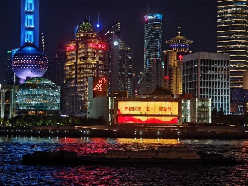 五一期间上海景观照明有大动作！核心区域光影效果超震撼？