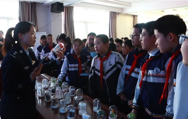 筑牢校园安全防线！甘肃省一强戒所为何走进海石湾二小讲普法？  第3张