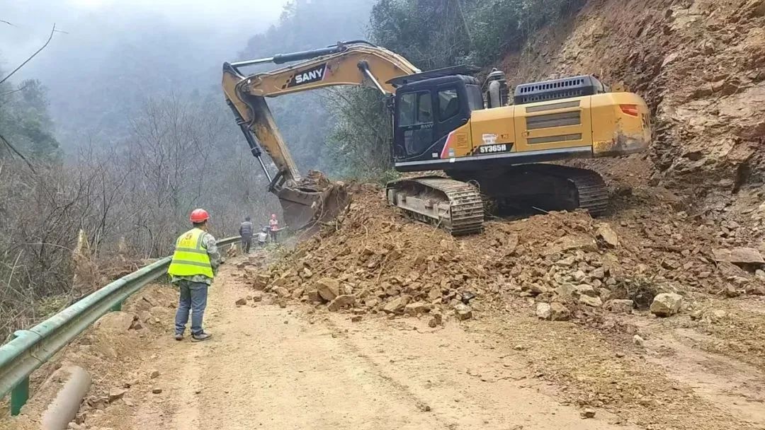 春潮澎湃！二季度湖南公路人如何将蓝图变实景？S332麻阳锦和二桥首片T梁成功架设  第4张