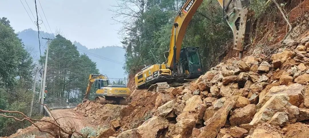 春潮澎湃！二季度湖南公路人如何将蓝图变实景？S332麻阳锦和二桥首片T梁成功架设  第5张