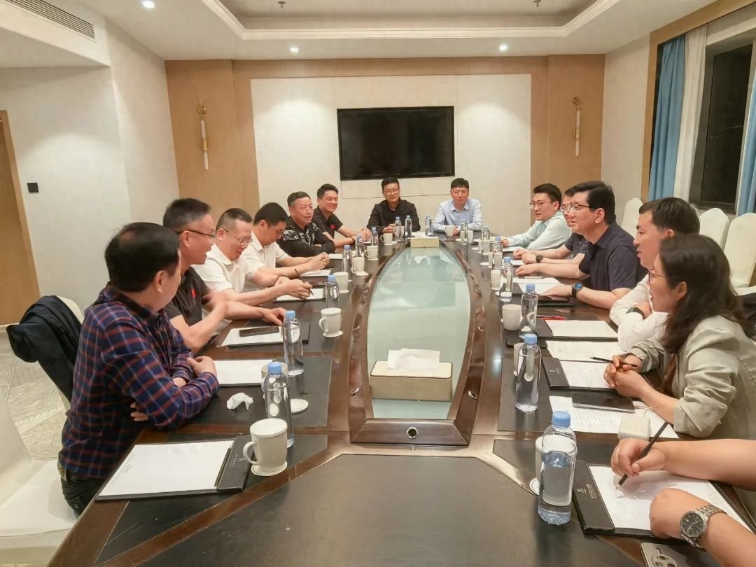 4月26 - 28日县委书记带队走访多地，合作背后有何深意？