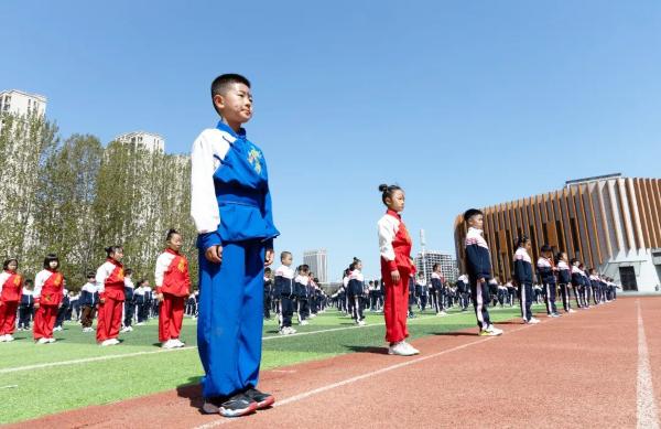 烟台高新区崇文小学举办戚家拳展示比赛，孩子们的精彩表现有多震撼？  第2张