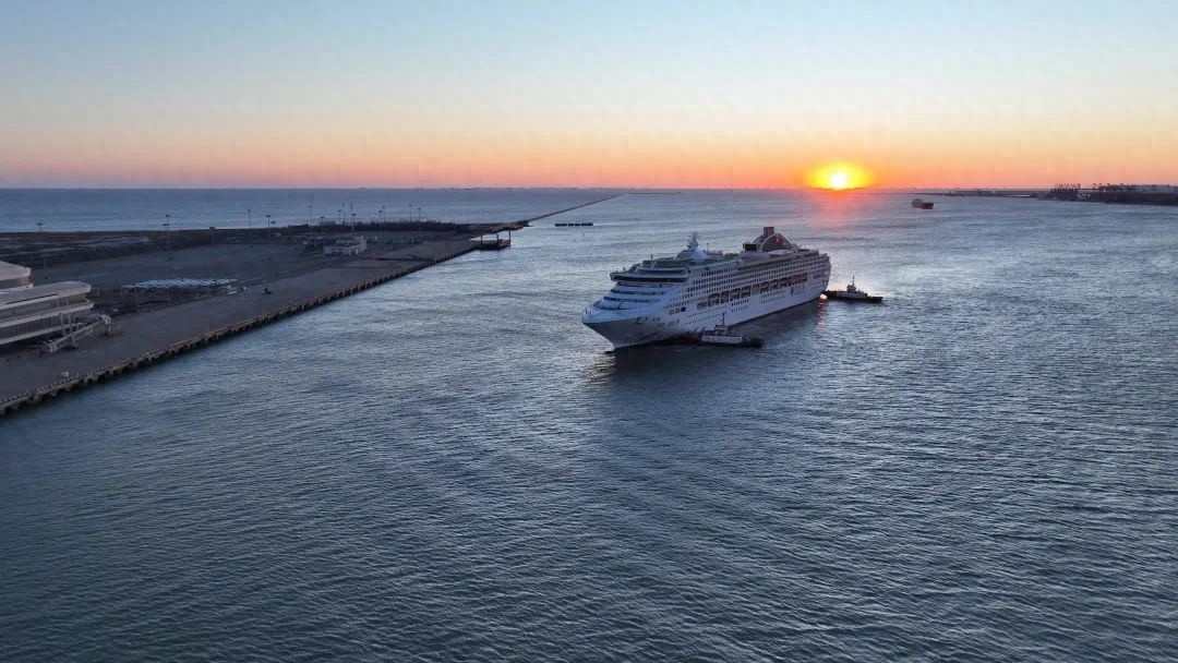除夕海上过年，1200名旅客如何享受‘快进快放’的别样假期？  第1张