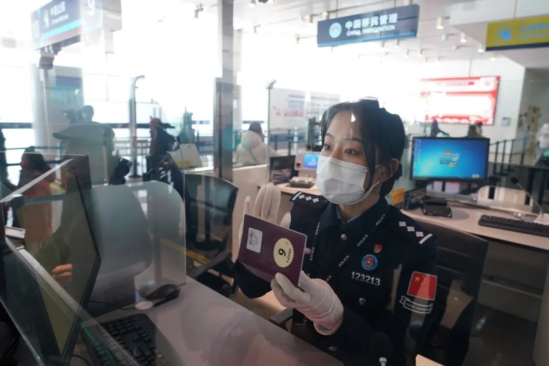除夕海上过年，1200名旅客如何享受‘快进快放’的别样假期？  第2张