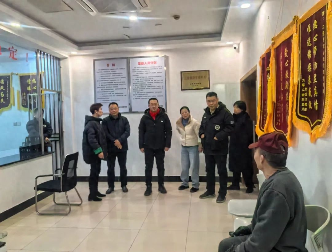 除夕夜寒潮来袭，市民政局领导亲临一线，他们发现了什么？