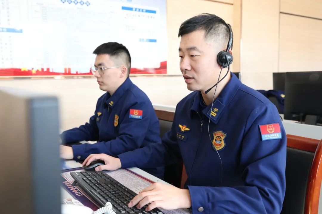 新年之际消防员坚守24小时值班！你知道吗？  第2张