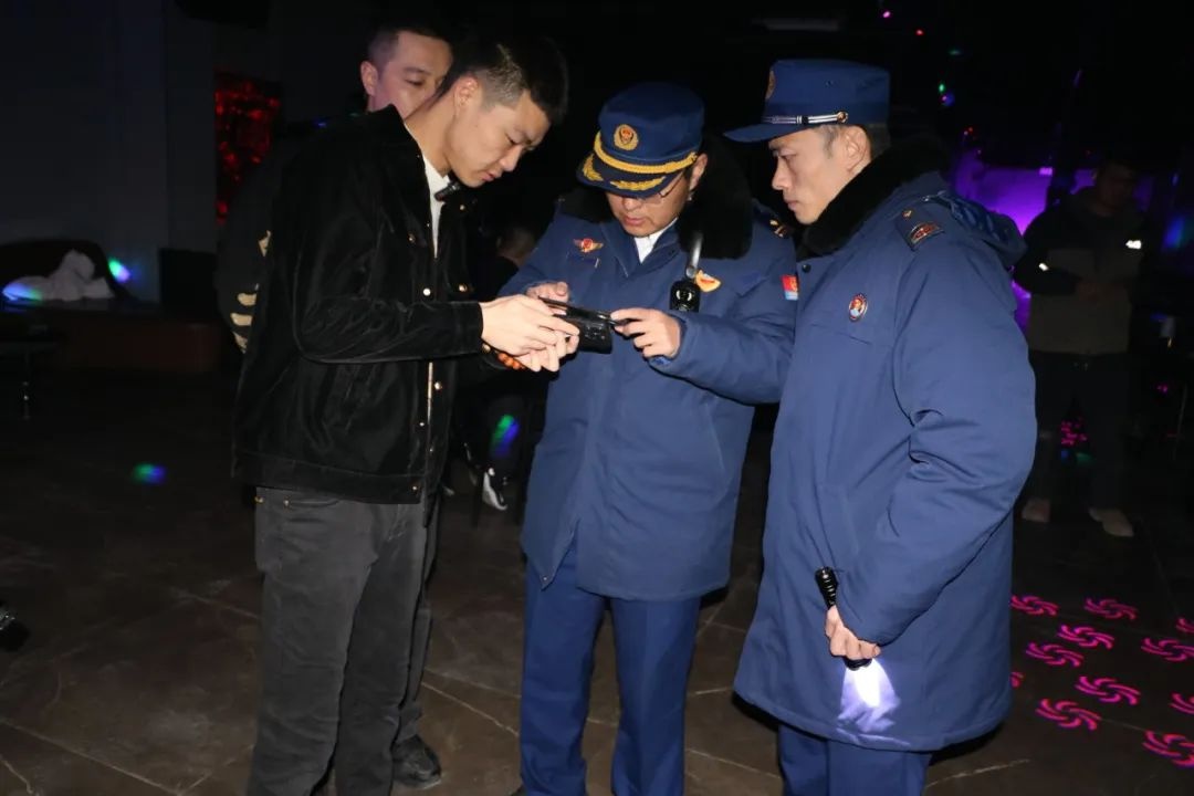 新年之际消防员坚守24小时值班！你知道吗？  第4张