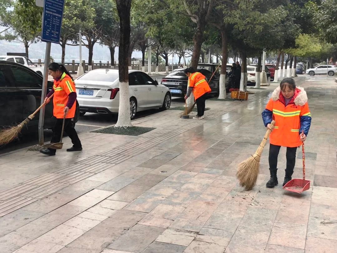 春节万家灯火时，谁在寒风中守护城市的洁净？致敬这些默默无闻的英雄  第1张