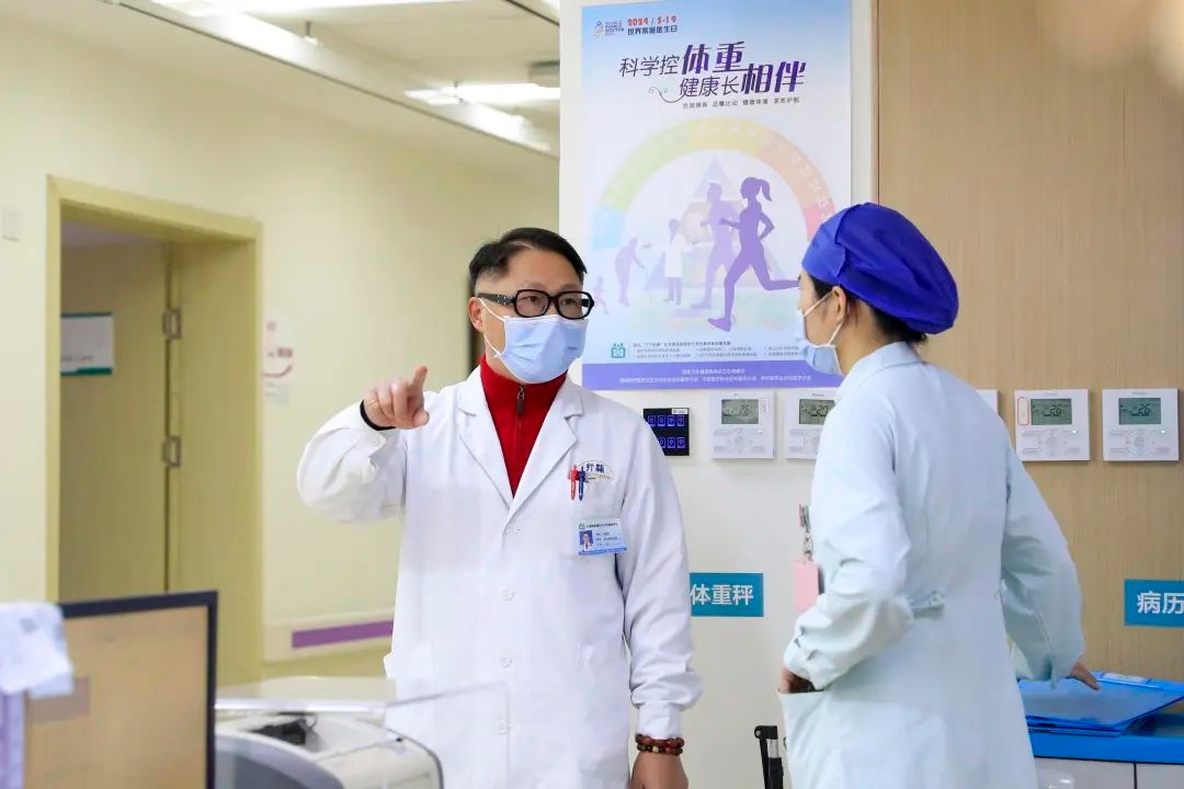 春节坚守!社区医护像家人,钱主任的坚守有多重要?  第3张