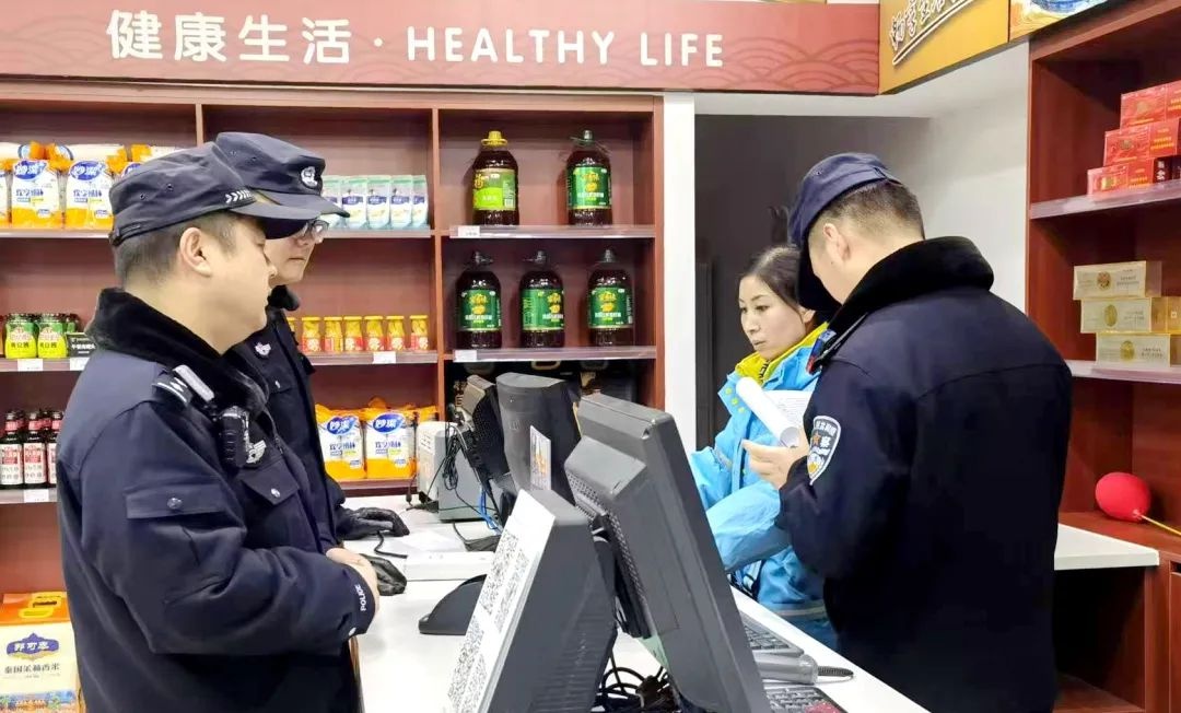 春节值守！武山城关派出所民辅警坚守岗位，你知道为啥吗  第3张