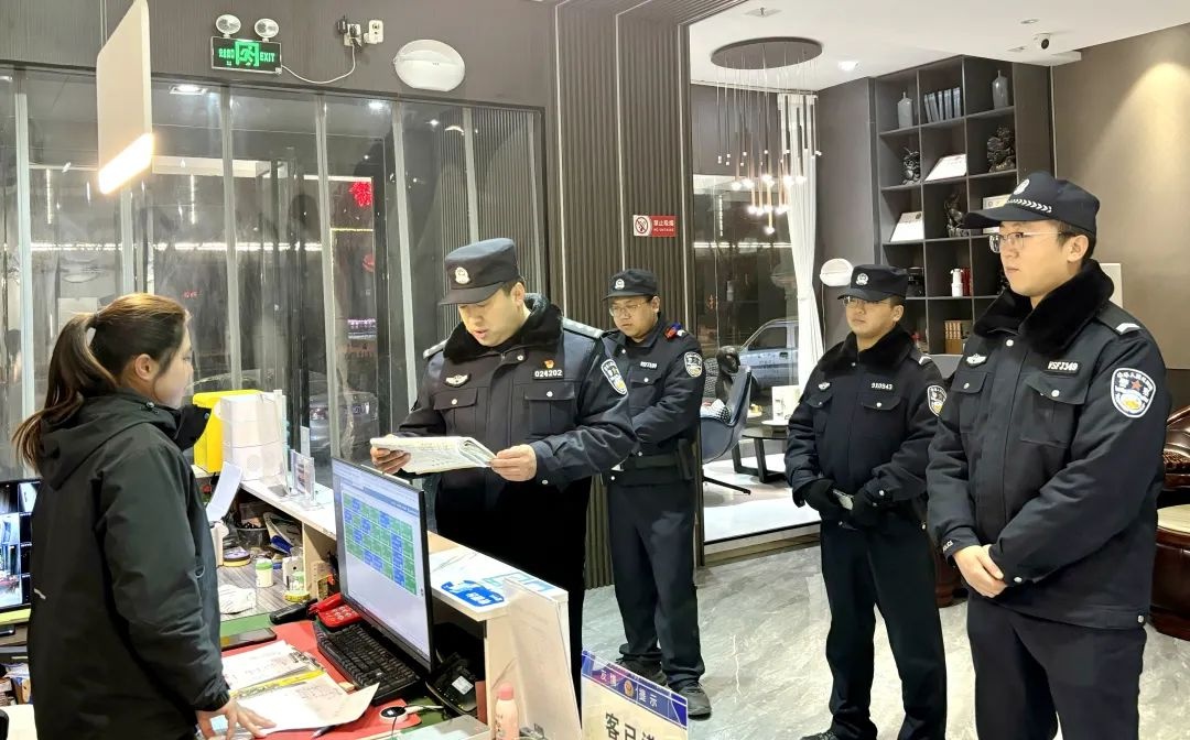 春节值守！武山城关派出所民辅警坚守岗位，你知道为啥吗  第4张