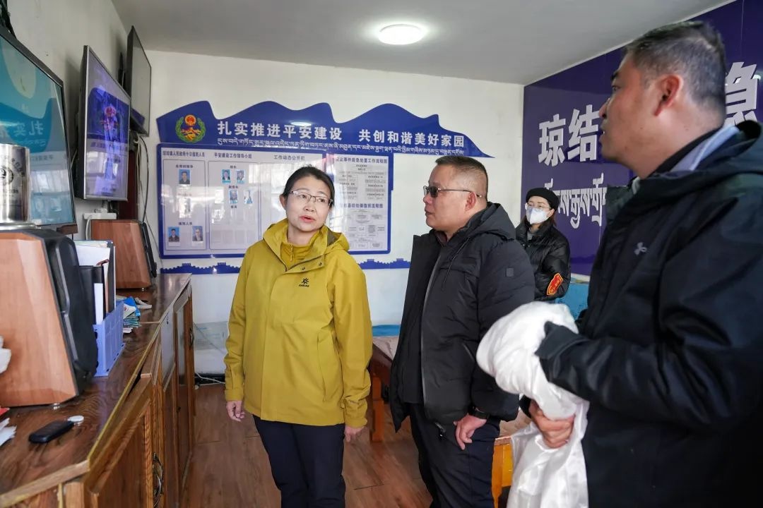 乙巳蛇年初一，县长慰问一线人员!背后深意是什么?  第3张