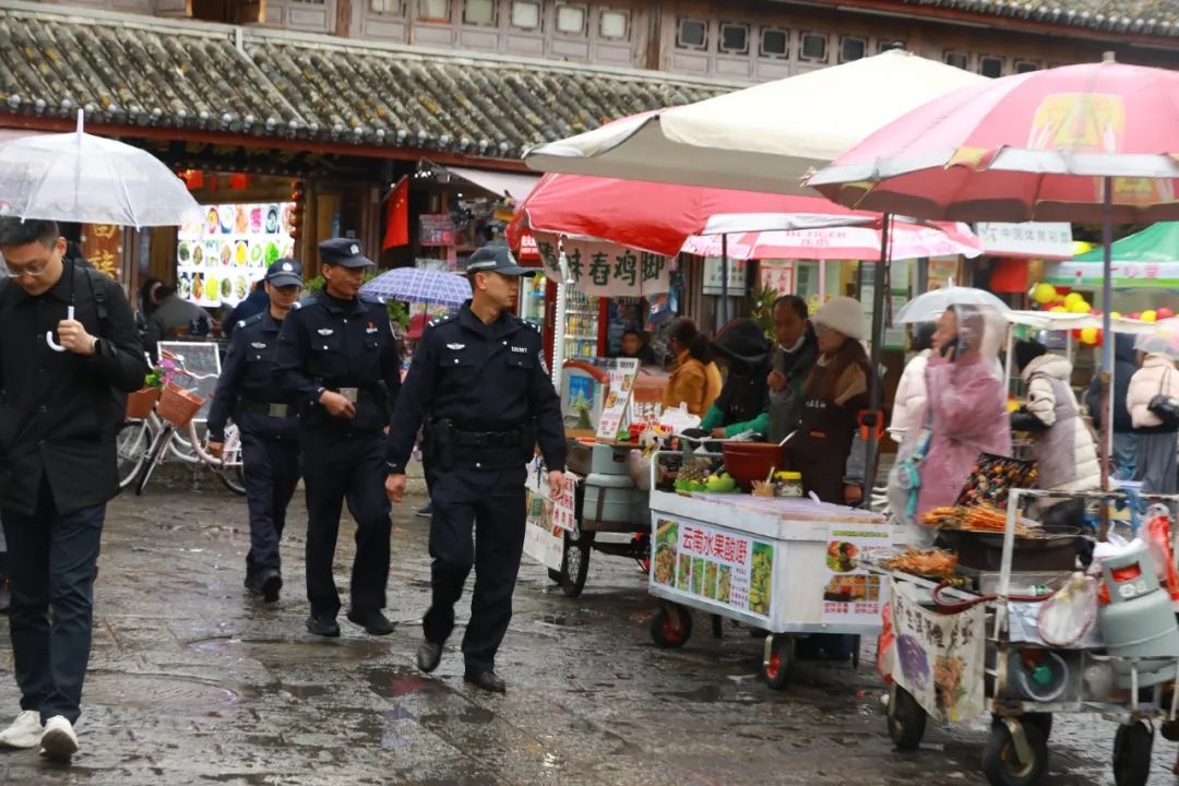 春节阖家欢聚，民警辅警为何却更忙碌？致敬守护平安的他们  第7张