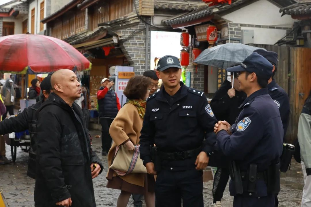 春节阖家欢聚，民警辅警为何却更忙碌？致敬守护平安的他们  第8张
