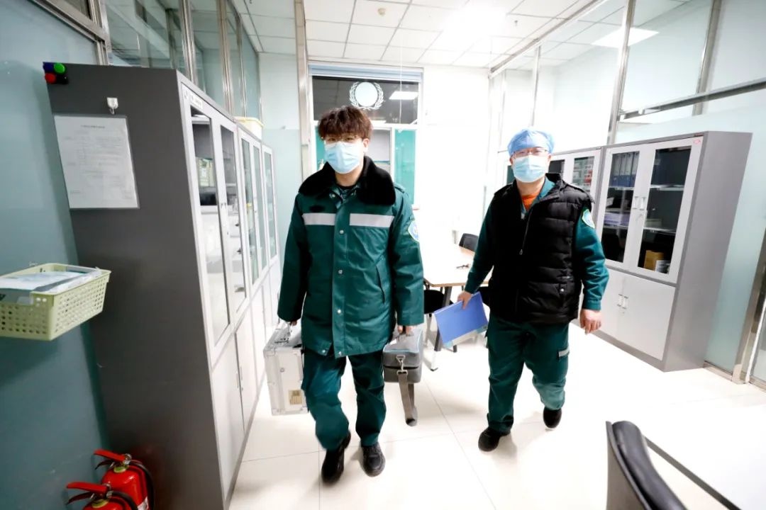 除夕夜晋中120紧急救援! 56秒就出车?全力保平安!  第2张