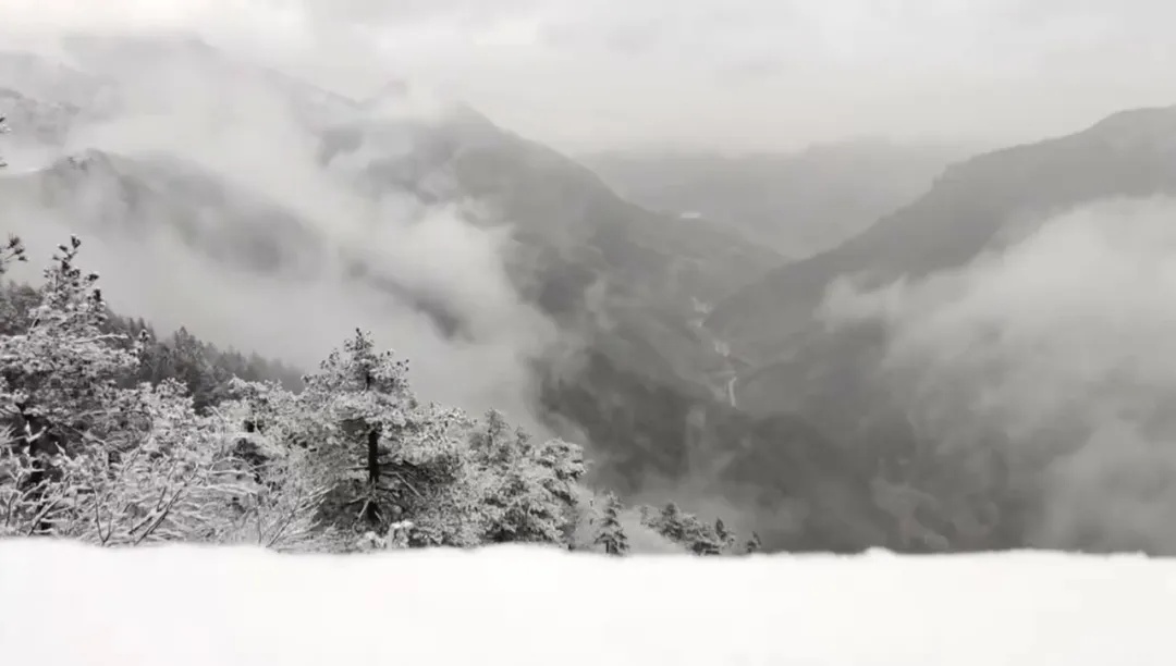 大年初一蓝天白云！景区人满为患，但气温即将猛升猛降还有雨雪？珍惜当下好天气  第7张