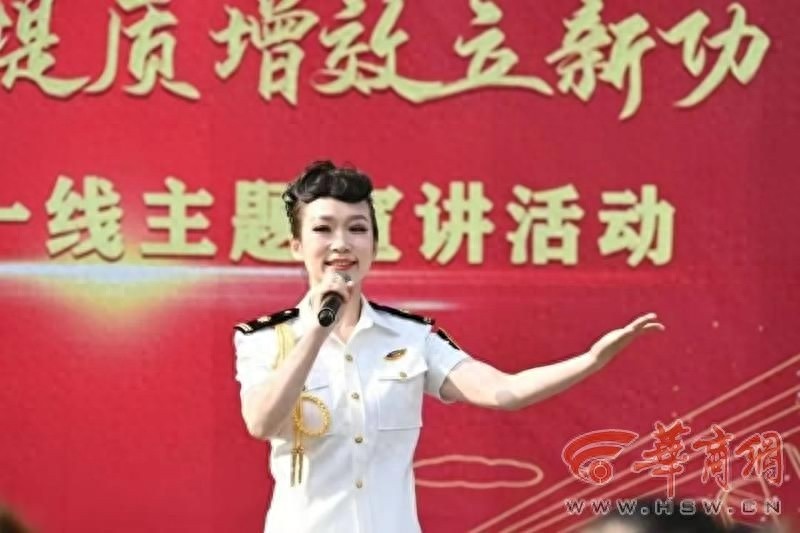 从铁路值班员到春晚歌手？37岁杨睿妍如何逆袭  第1张