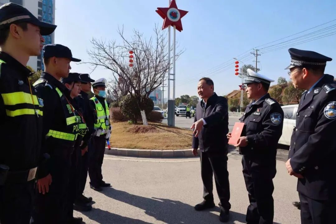 大年初一市领导慰问一线公安民辅警！背后都有哪些深意？  第2张