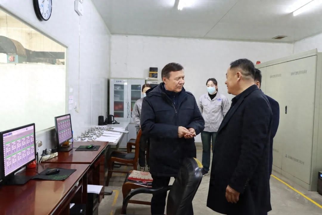叶尔波力·孜汗春节慰问坚守岗位者! 背后有何深意?