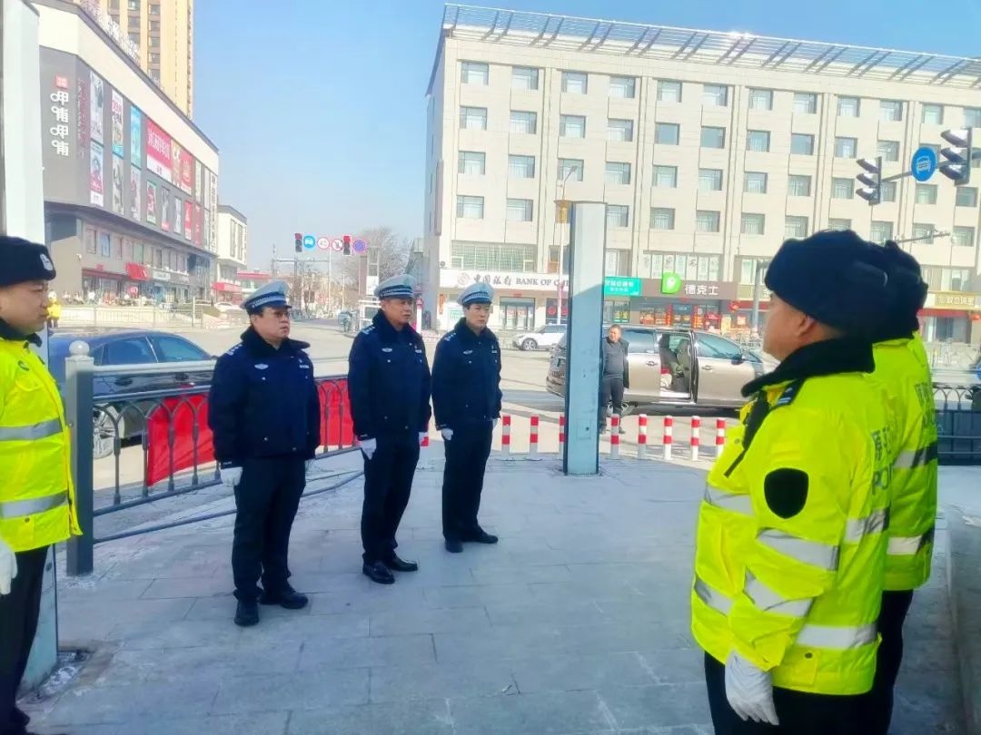 原平市交警春节坚守岗位!大年初一他们都做了啥? 第3张 原平市交警春节坚守岗位!大年初一他们都做了啥? 第3张