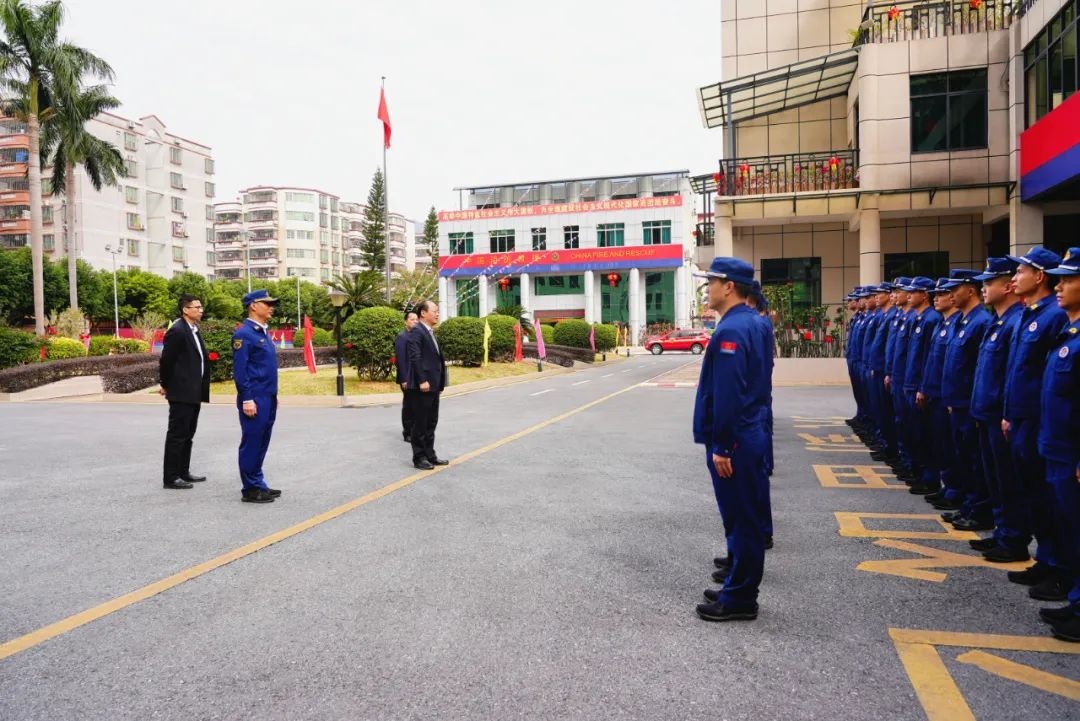 区委书记大年初一慰问坚守岗位者：背后有何深意？  第4张