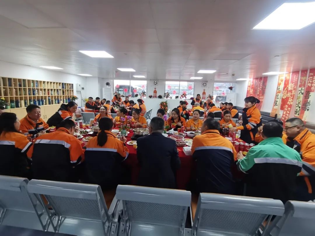 股份公司除夕夜送年夜饭!一线员工为何如在家般温暖?  第2张