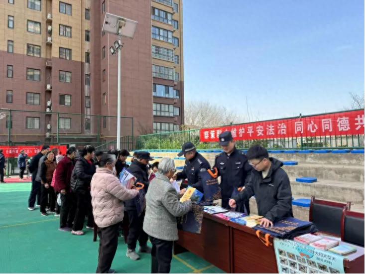 老人常遇这些骗局！警方深入社区反诈，您知道吗？