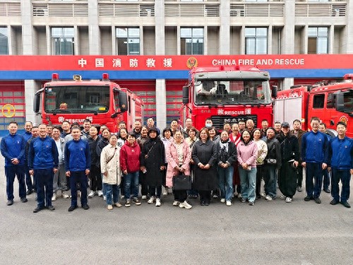 60斤装备背后的承诺！消防员如何用生命守护我们的安全？