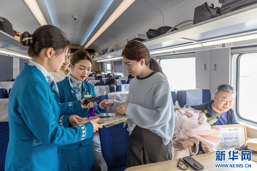 震撼！中老铁路迎第5000万名旅客，你想知道背后的意义吗？  第2张