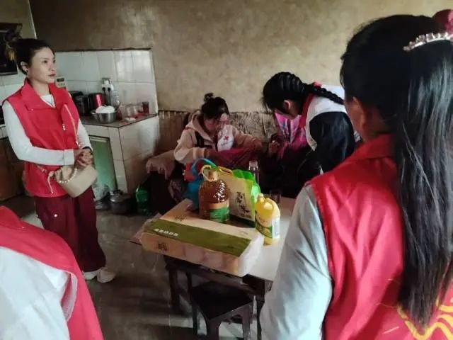 4月28日爱心大行动！沾益区多部门联合关爱农村老人？  第4张
