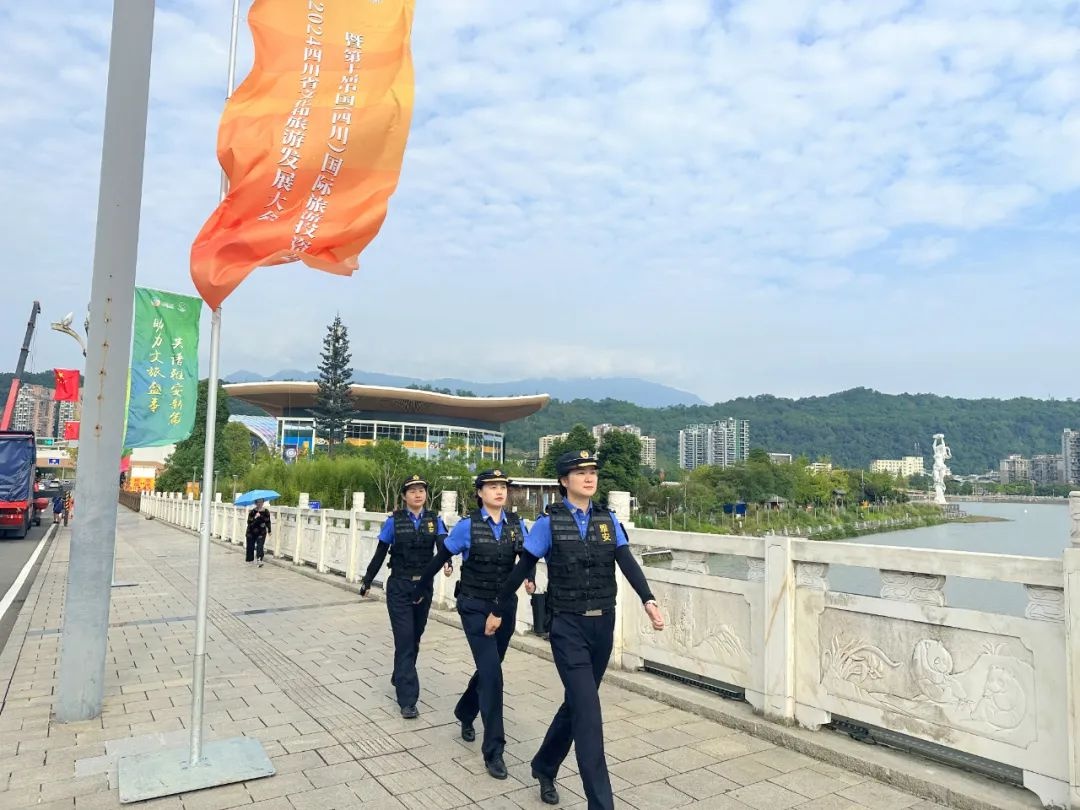 五一将至！雅安城管打造六站便民服务，你还不冲？  第8张