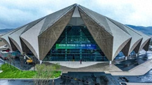 历时六年下月展翅！五一试运营的新青海国际会展中心啥样？