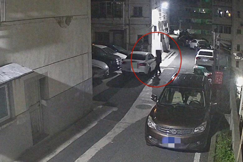 300 余元现金车内离奇失踪？千岛湖警方全力侦破拉车门盗窃案
