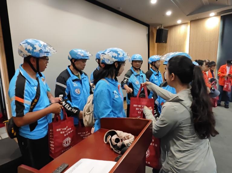 五一与五四双节来临！唐家墩街道工会联合会何以关爱户外劳动者？  第6张