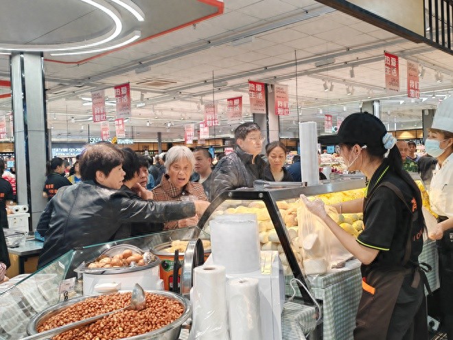 迈多隆生鲜超市开业！破解就餐买菜难题？平价生鲜超诱人