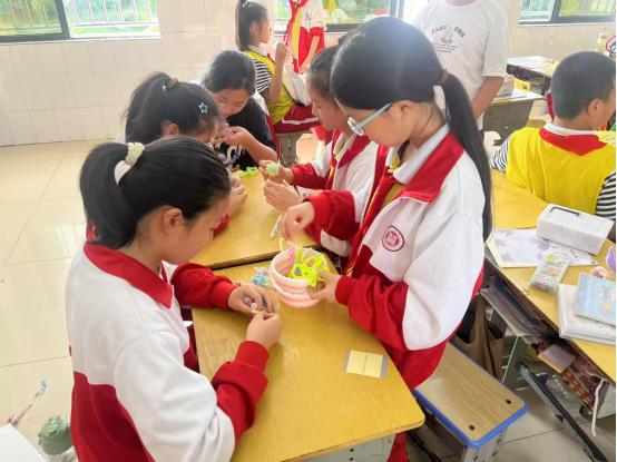 4月28日郴州市第六十七完全小学爱心义卖！劳动如何创造价值？  第2张