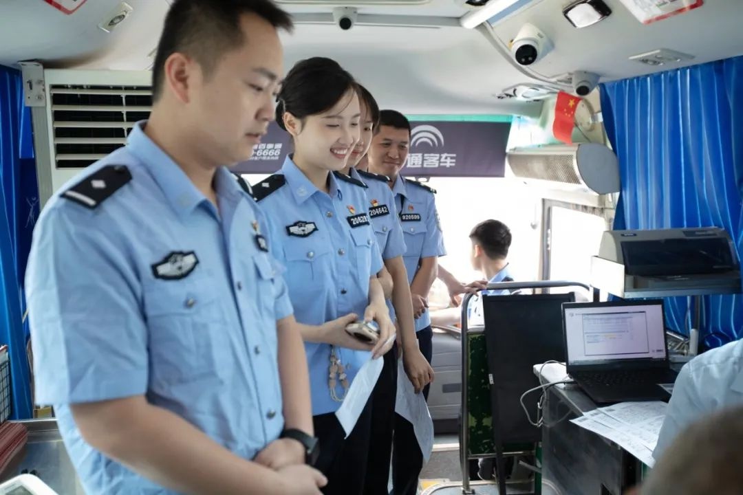 五四青年节！柳州公安青年民警辅警热血奉献，你还在等什么？  第5张