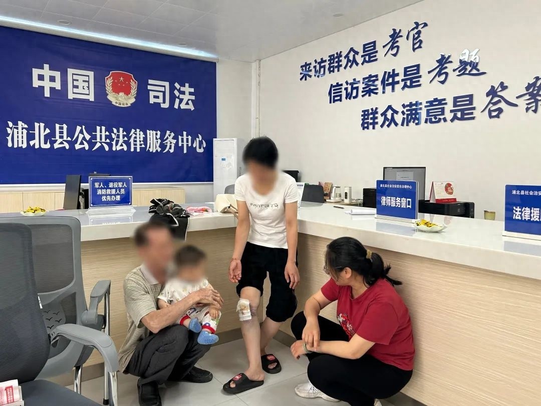 哺乳期宝妈被撞！赔偿难协商，她该如何维权？
