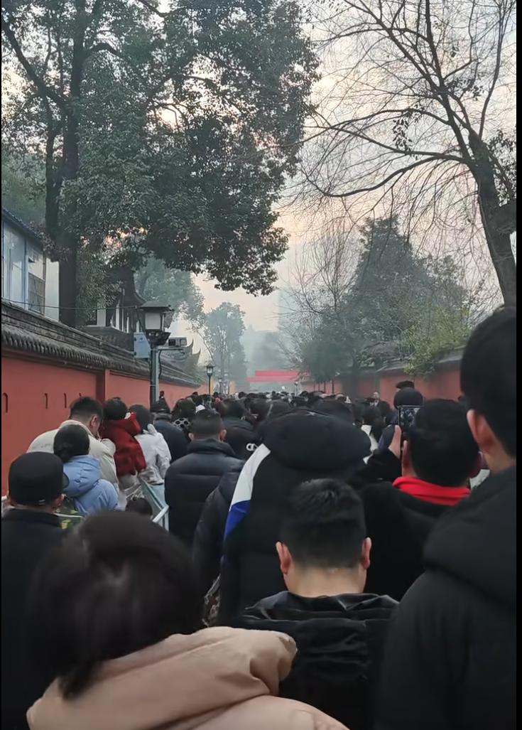 春节出游人从众！多地景区挤到爆，你去了吗?  第8张
