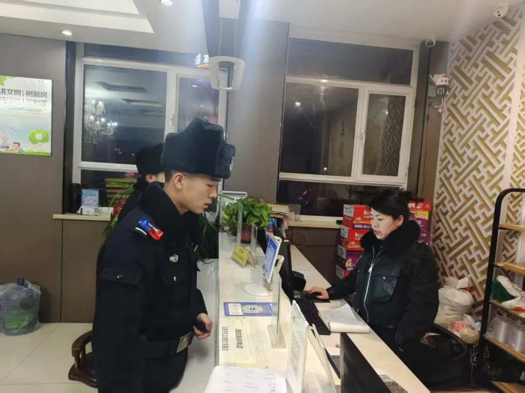 新春佳节民警坚守岗位！英雄梦激励下他们有何想说的？  第2张