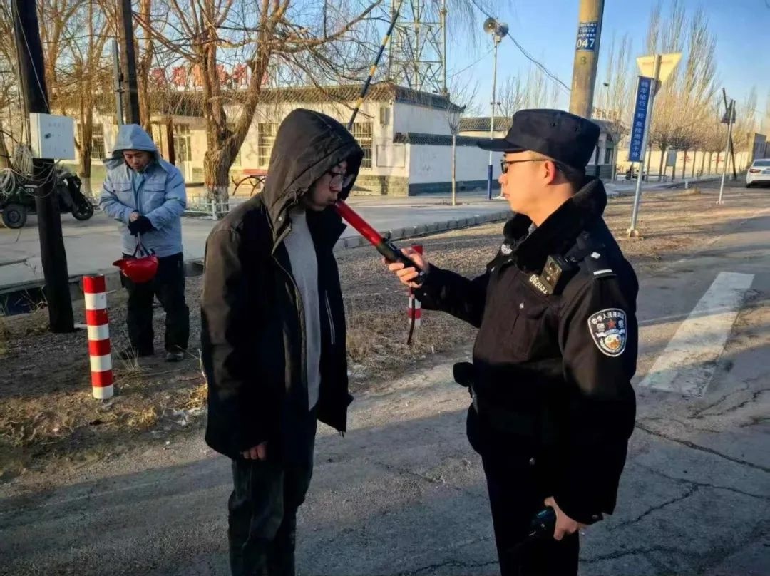 新春佳节民警坚守岗位！英雄梦激励下他们有何想说的？  第5张