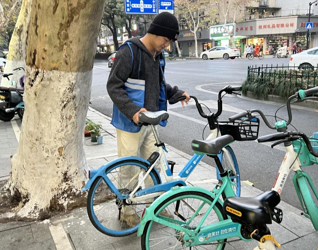 新年基层坚守者：你知道他们的付出吗？  第4张