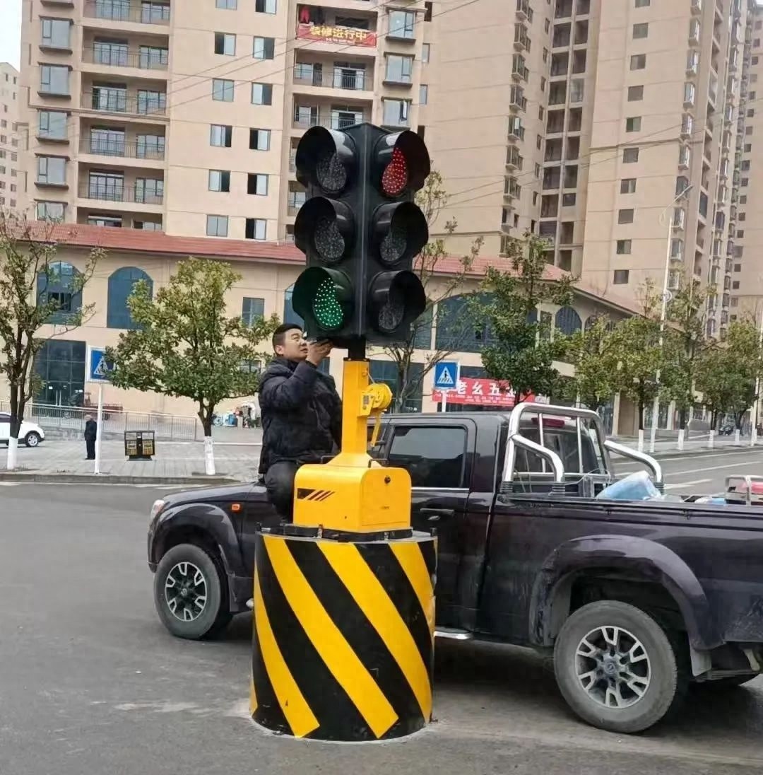 车来车往过马路提心吊胆? 新信号灯让居民安心!