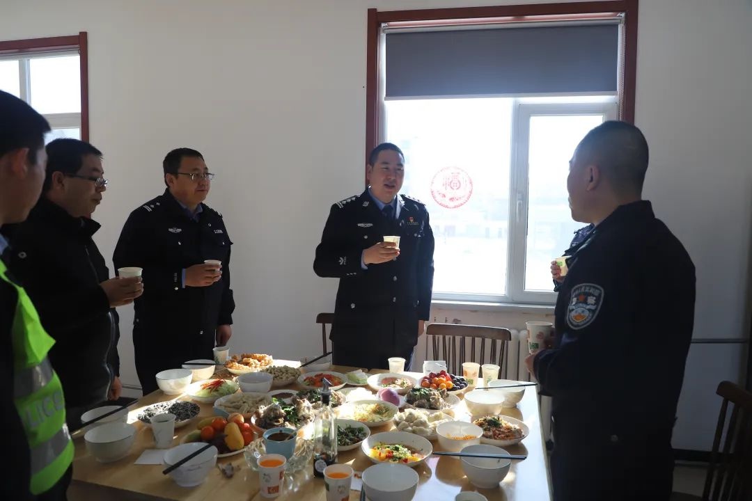副区长深入基层慰问民辅警！这暖心一幕你知道吗？  第3张